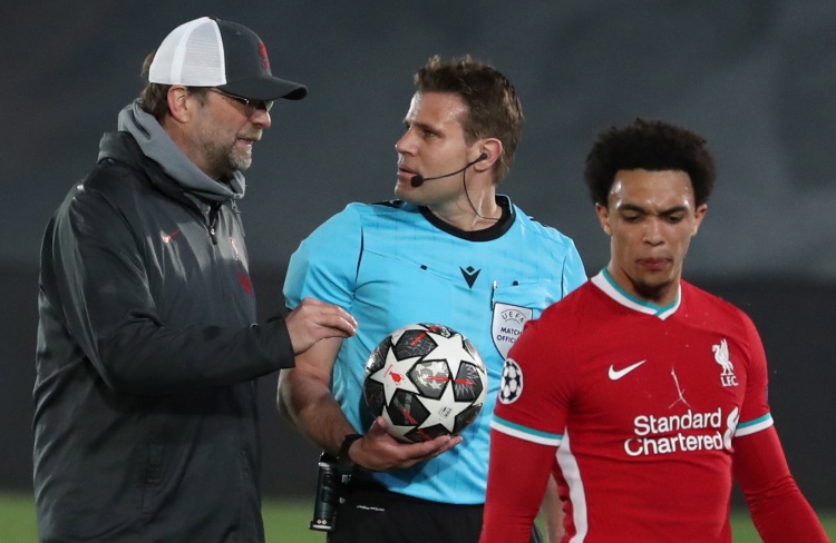 塞斯·库里谈首秀：刚上场时有点紧张，队友非常懂我的打法