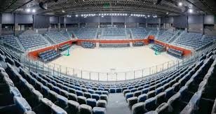 梅西太内向了，主持人说第一句就想拿着奖杯走，不到三年拿四冠