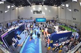 谢娜第一次下场打高尔夫获老公陪伴，甜喊张杰“老张”羡煞旁人